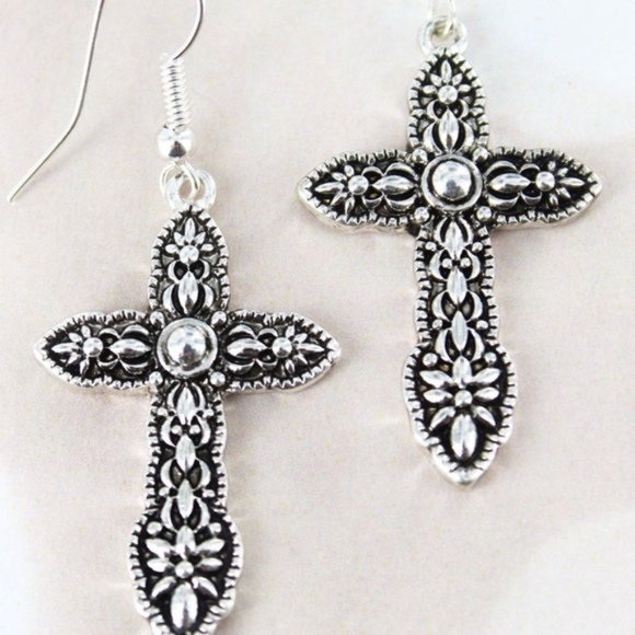 ICON COLLECTION Jewelry - SILVERTONE DECORATIVE CROSS EARRINGS